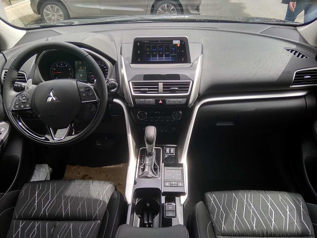 Mitsubishi Eclipse Cross 2WD CVT Invite Plus test